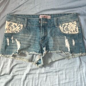 Iris Jeans Booty shorts